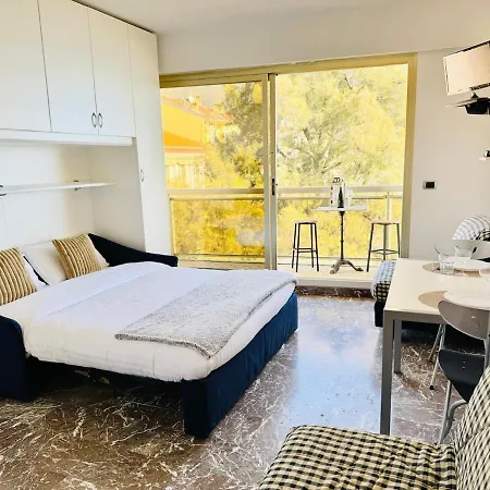Appartement Berkeley, Studio, Terrasse, Vue Mer, Parking, Clim Menton