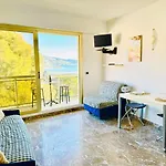 Апартаменти Berkeley, Studio, Terrasse, Vue Mer, Parking, Clim Мантон